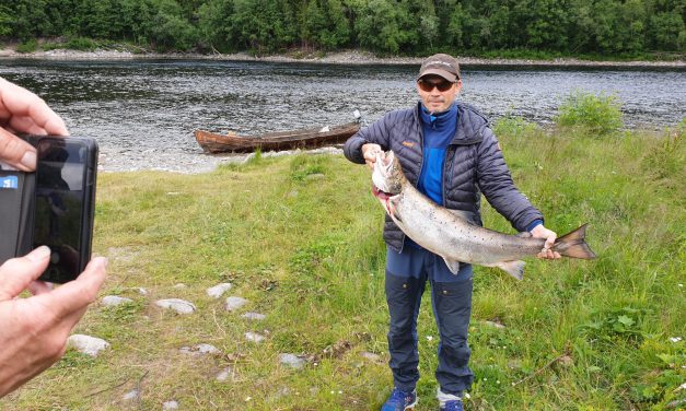 Har forvaltet elva og laksen i 300 år – det skal feires