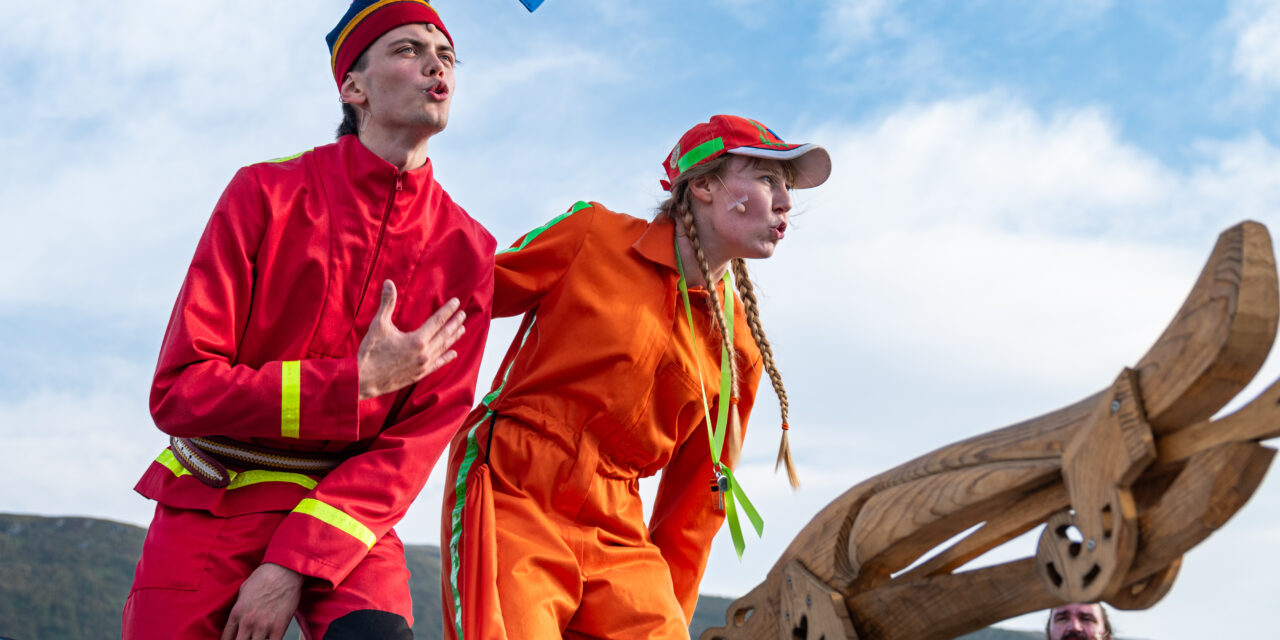 Historisk roadshowforestilling og «tre stammers møte»-samarbeid