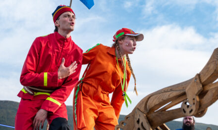 Historisk roadshowforestilling og «tre stammers møte»-samarbeid